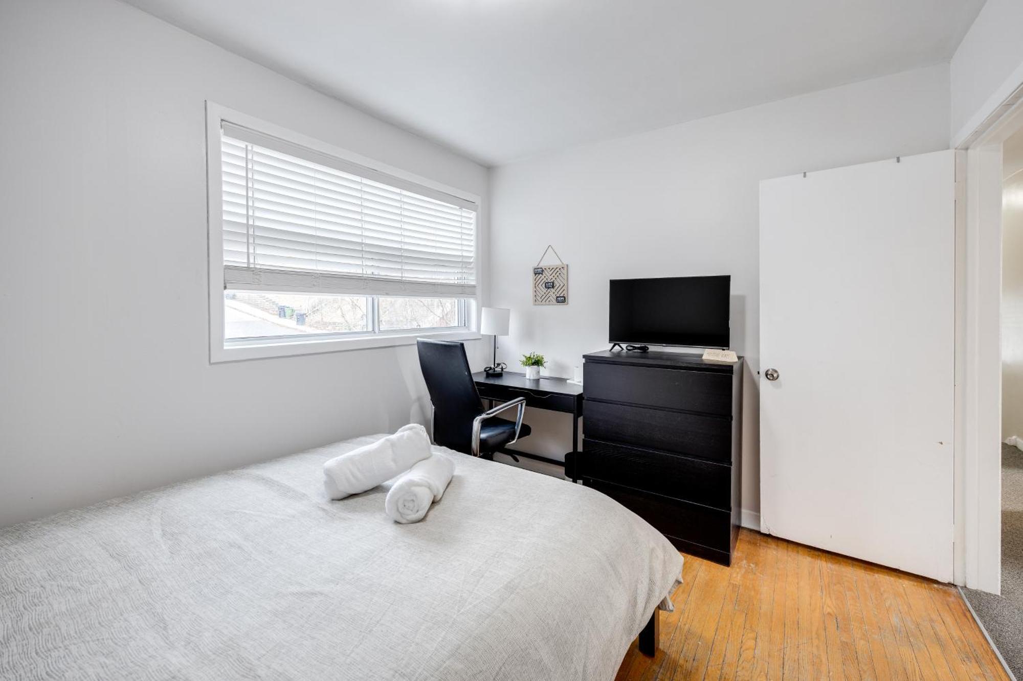 Eglinton West Guest Suite Toronto Exterior foto