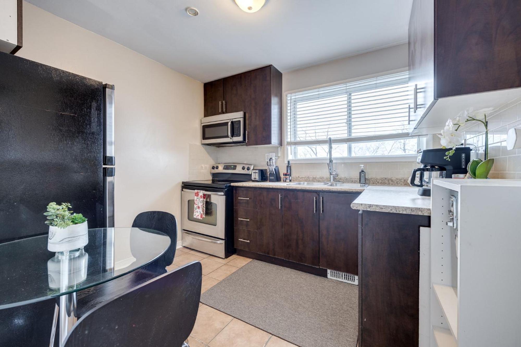 Eglinton West Guest Suite Toronto Exterior foto